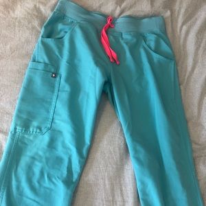 Figs neon blue. Small tall